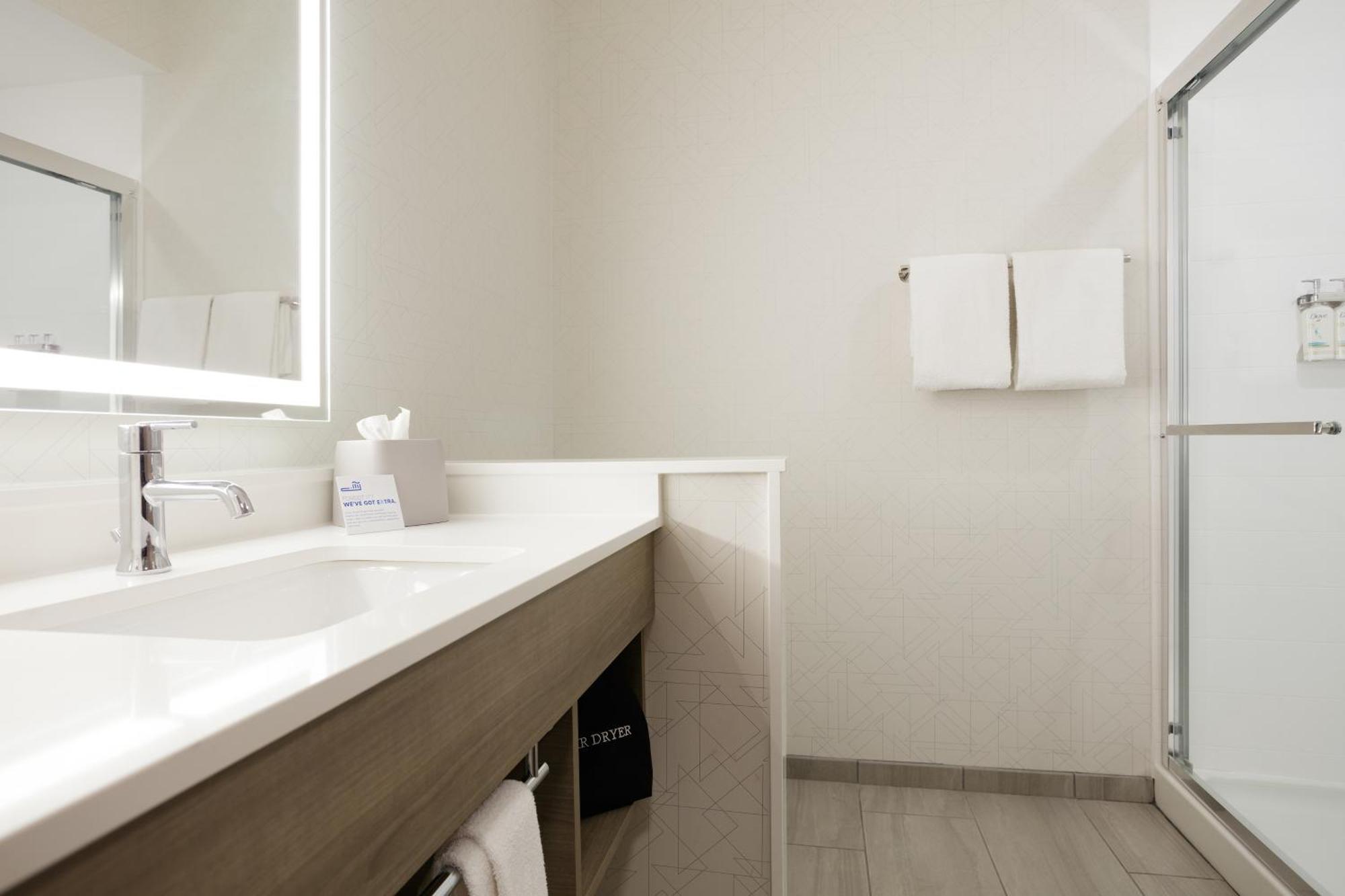 Holiday Inn Express Fresno River Park Highway 41 By Ihg Ngoại thất bức ảnh