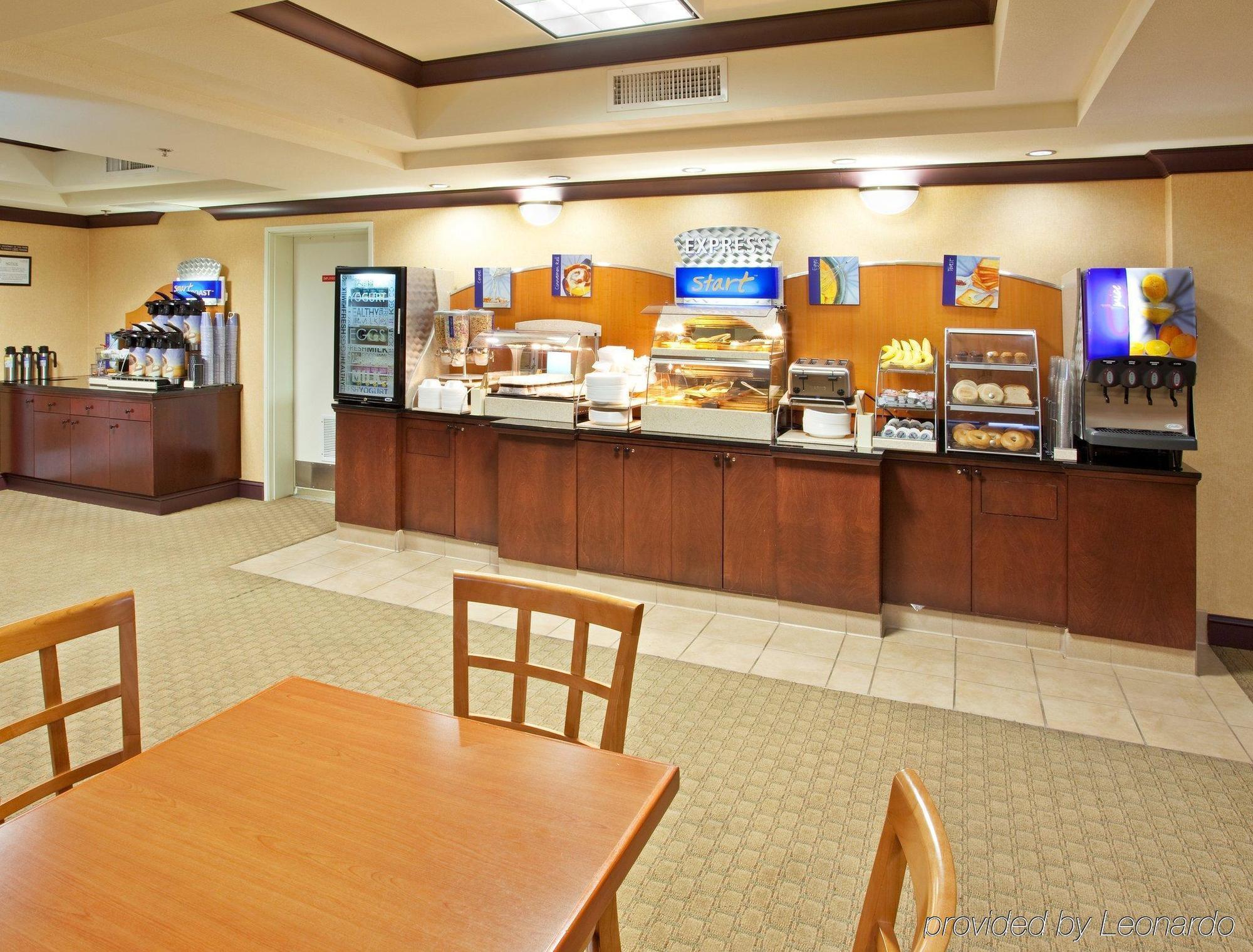 Holiday Inn Express Fresno River Park Highway 41 By Ihg Nhà hàng bức ảnh